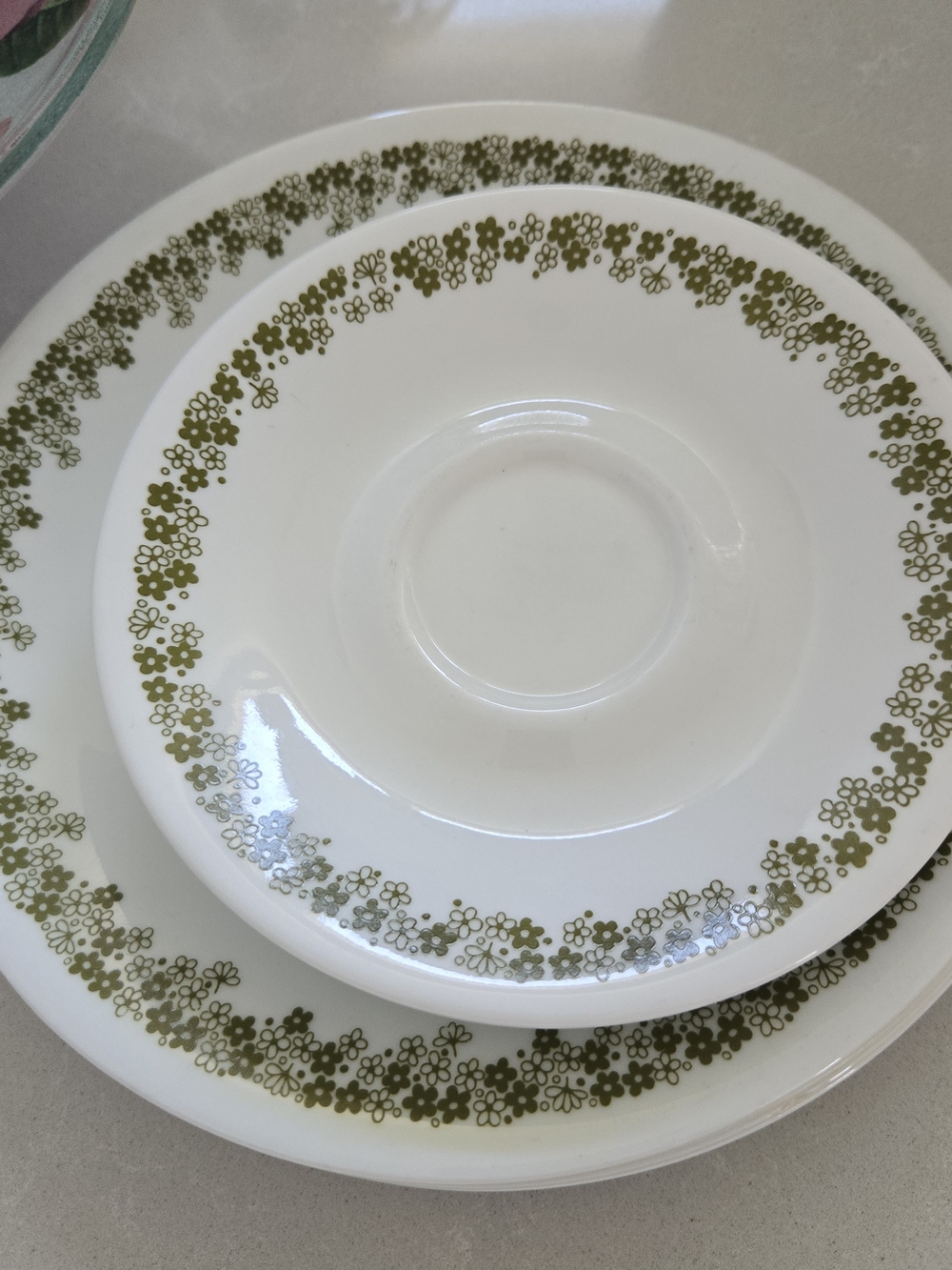 4 Corelle Spring Blossom Green 8.5" Plates + 4 Saucers Crazy Daisy Vintage Dish